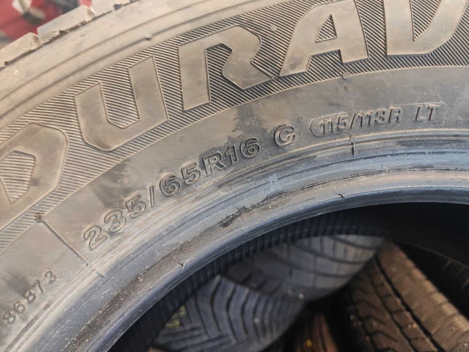 2бр.летни гуми 235/65/16C Bridgestone