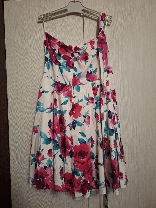 Rochie fără bretele