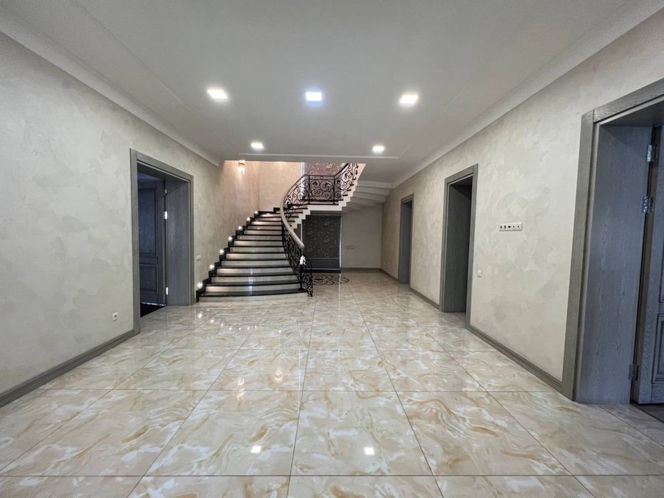 Срочно сдается 15 соток роскошный особняк Посольство США