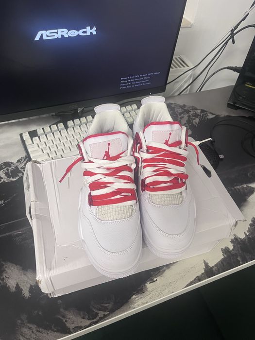 Jordan 4 metallic red