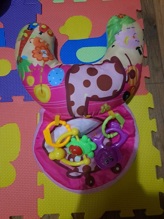 Jucărie interactivă tip pernă pentru bebeluși 0+ luni