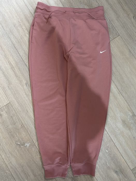 Оригинално долнище nike L