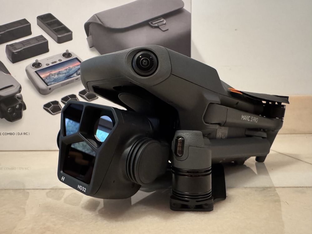 Drona DJI MAVIC 3 PRO cu 3 camere 5,1K zoom optic 3x si 7x impecabila