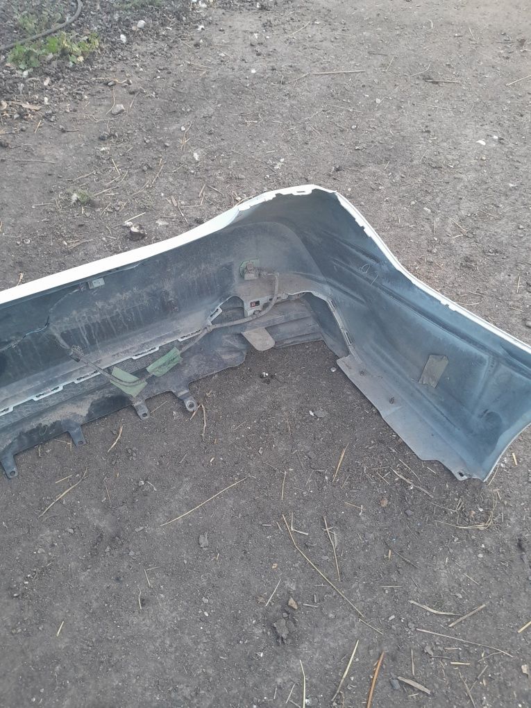 Продам бампер таета