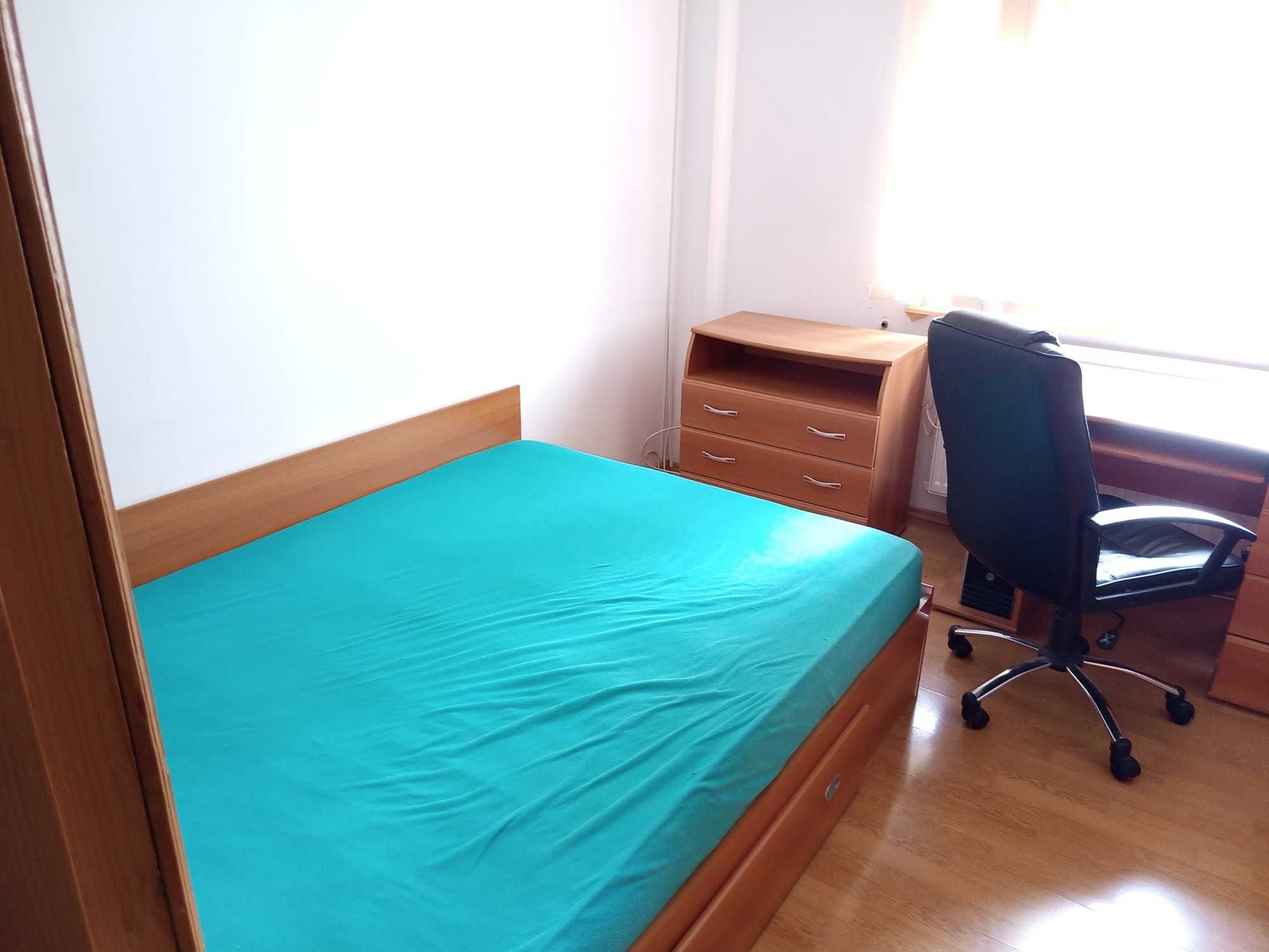 De vanzare apartament de 3 camere pe Bd. Daciei