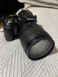 Nikon D3100 с обектив 18-105 и светкавица Nissin