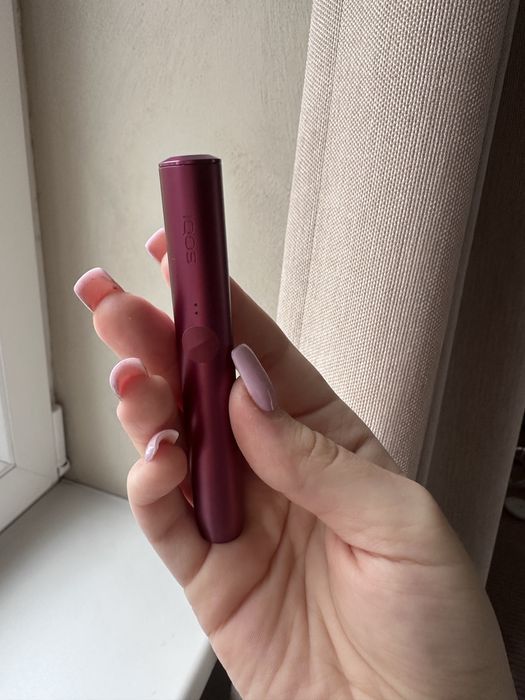 Iqos roz, folosit de cateva ori, fara defecte