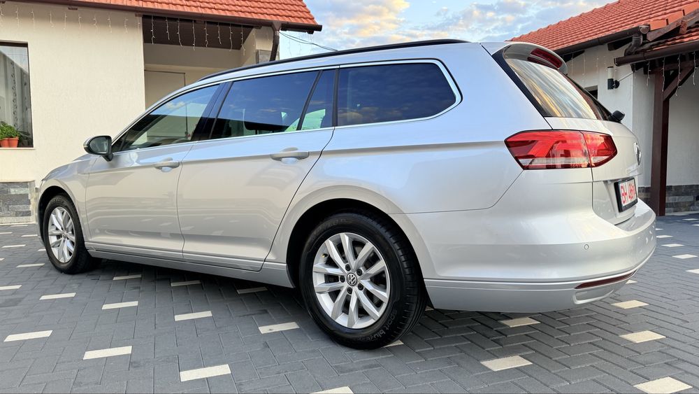Vw Passat 2.0tdi-150cp DSG 2016 comfortline LED/camera/padele/senzori/