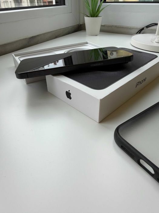 iPhone 15 Pro Max 256GB Black Titanium - без забележки в гаранция