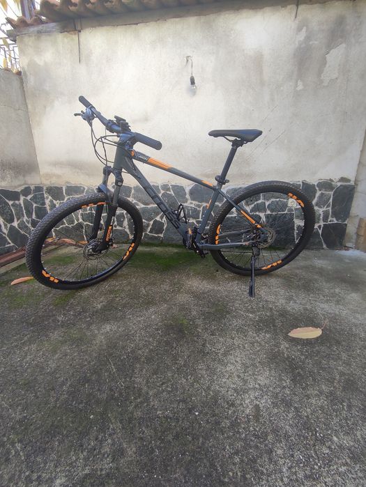 Планински велосипед 29 "