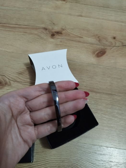 Часовници и др AVON