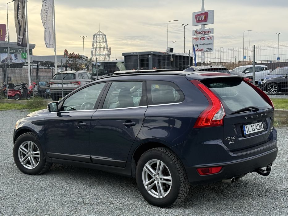Volvo Xc60•2013•2.4Diesel•Automat•Panoramic•Xenon•Rate•Variante