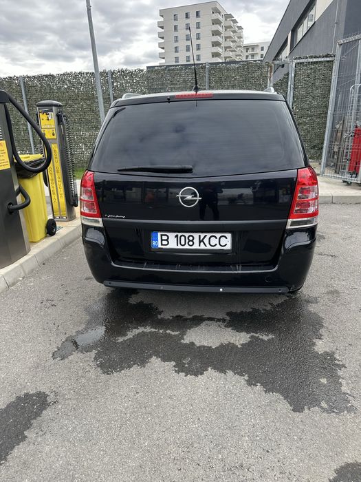 Opel zafira 1.7 cdti 2011