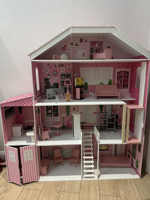 Домик для игры кукол