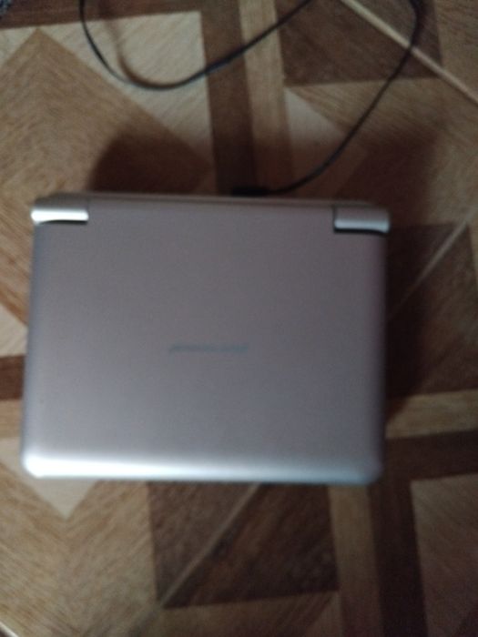 Televizor mini dvd + un film