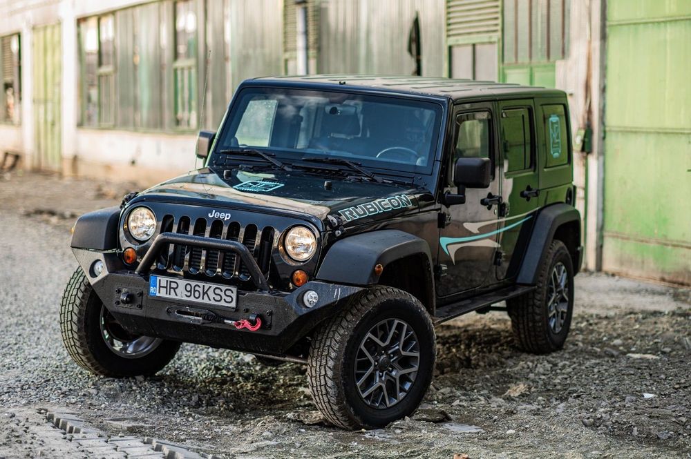 Jeep Wrangler Varianta Rubicon 2,8 CRD 200 CP cu diferential blocabil fata + spate