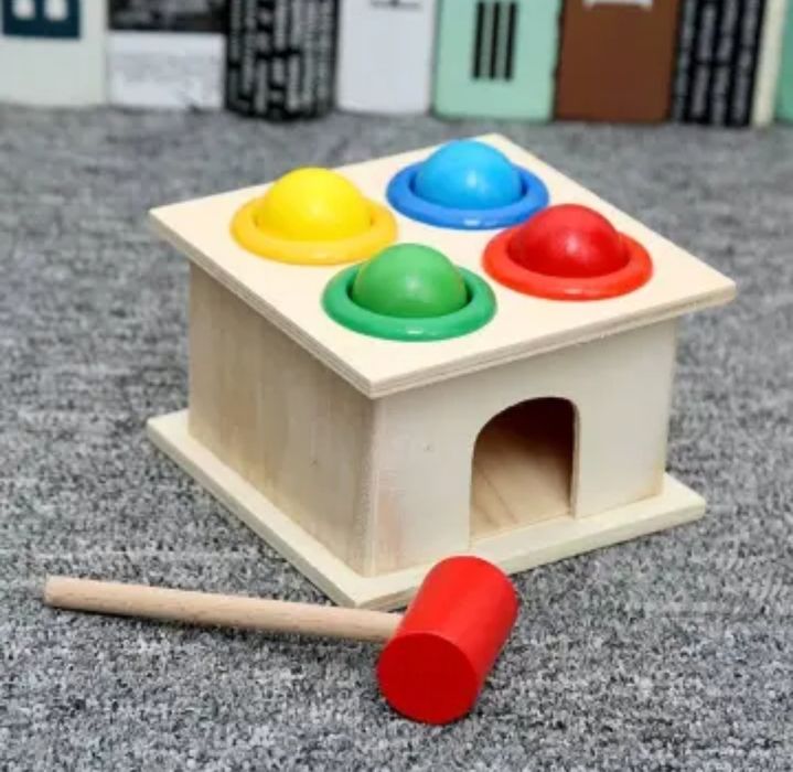 Дървена играчка с чукче