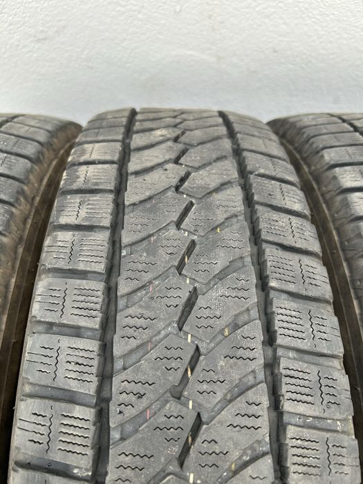 Vand anvelope de iarna 195/75R16C Brigestone Blizzak