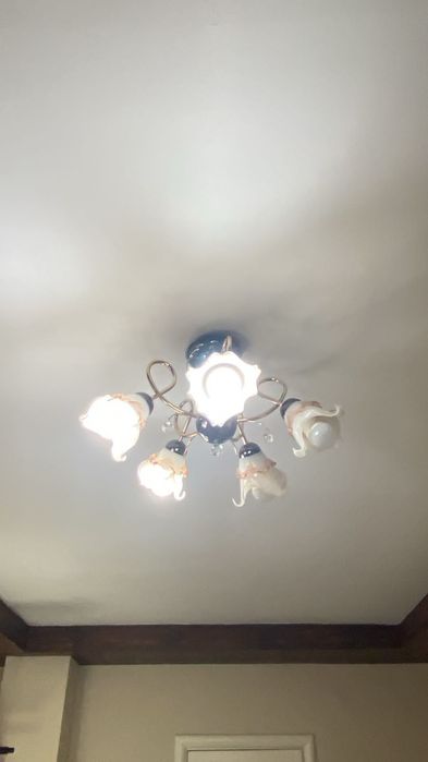 Срочно продам люстру