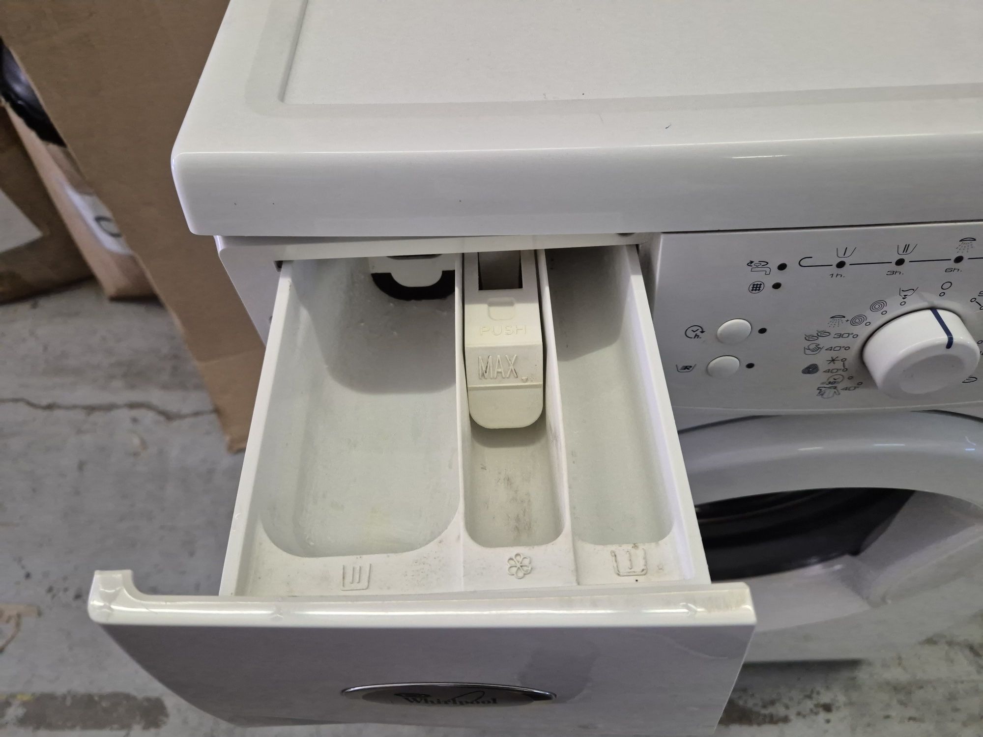 Mașina de spălat Whirlpool 5 kg 1000 rotatii A+ AWO/D 431251