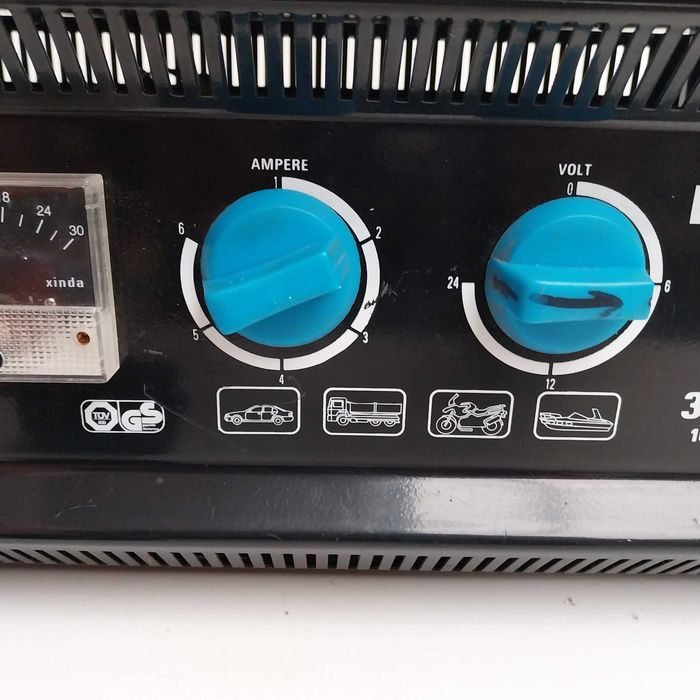 НАЙ ДОБРАТА ОФЕРТА Зарядно / Стартерно устройство Einhell BT-BC30