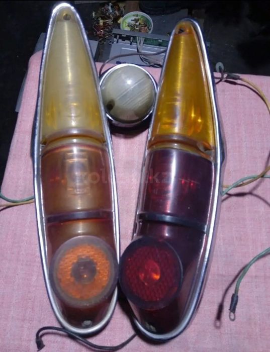 Продам задние фонари