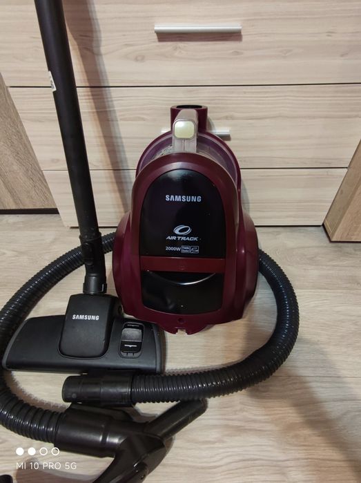 Мощна прахосмукачка Samsung 2000w