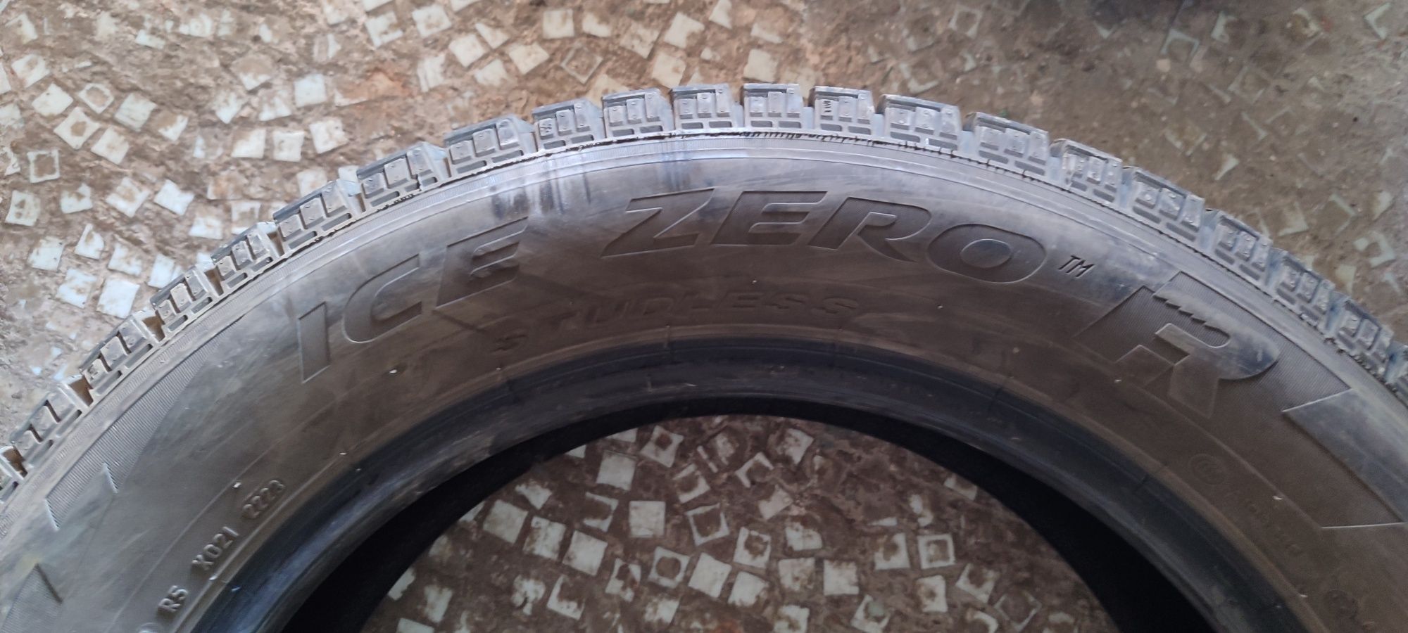 Продам шины Pirelli Ice Zero