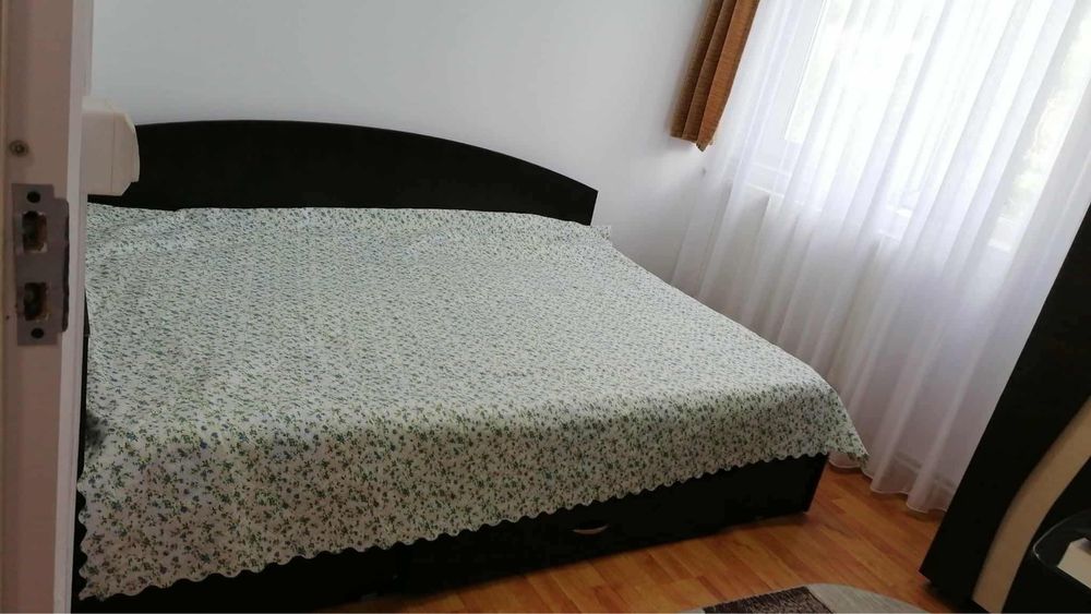 Vand apartament 3 camere