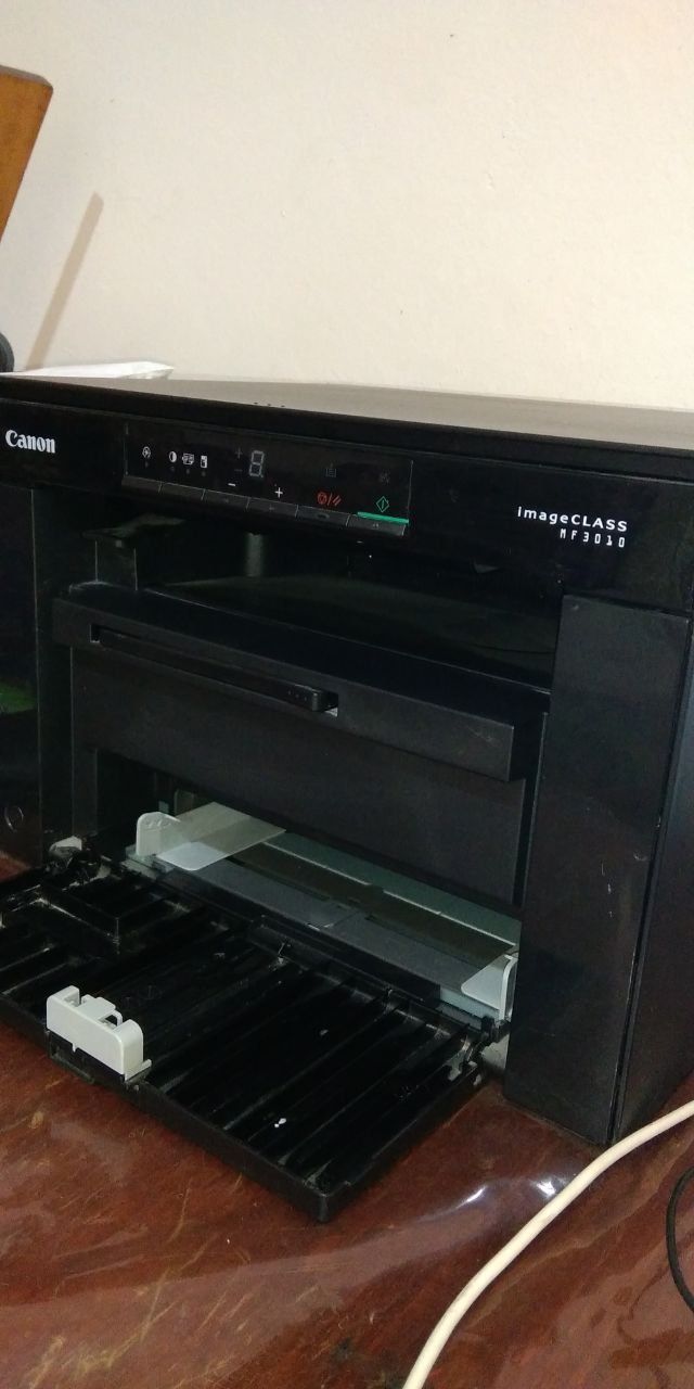 Noutbuk va printer sotiladi