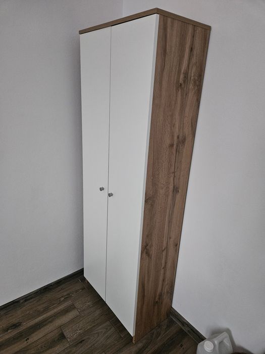 Vând dulap nou ideal