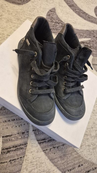 Ghete fete mărimea 35