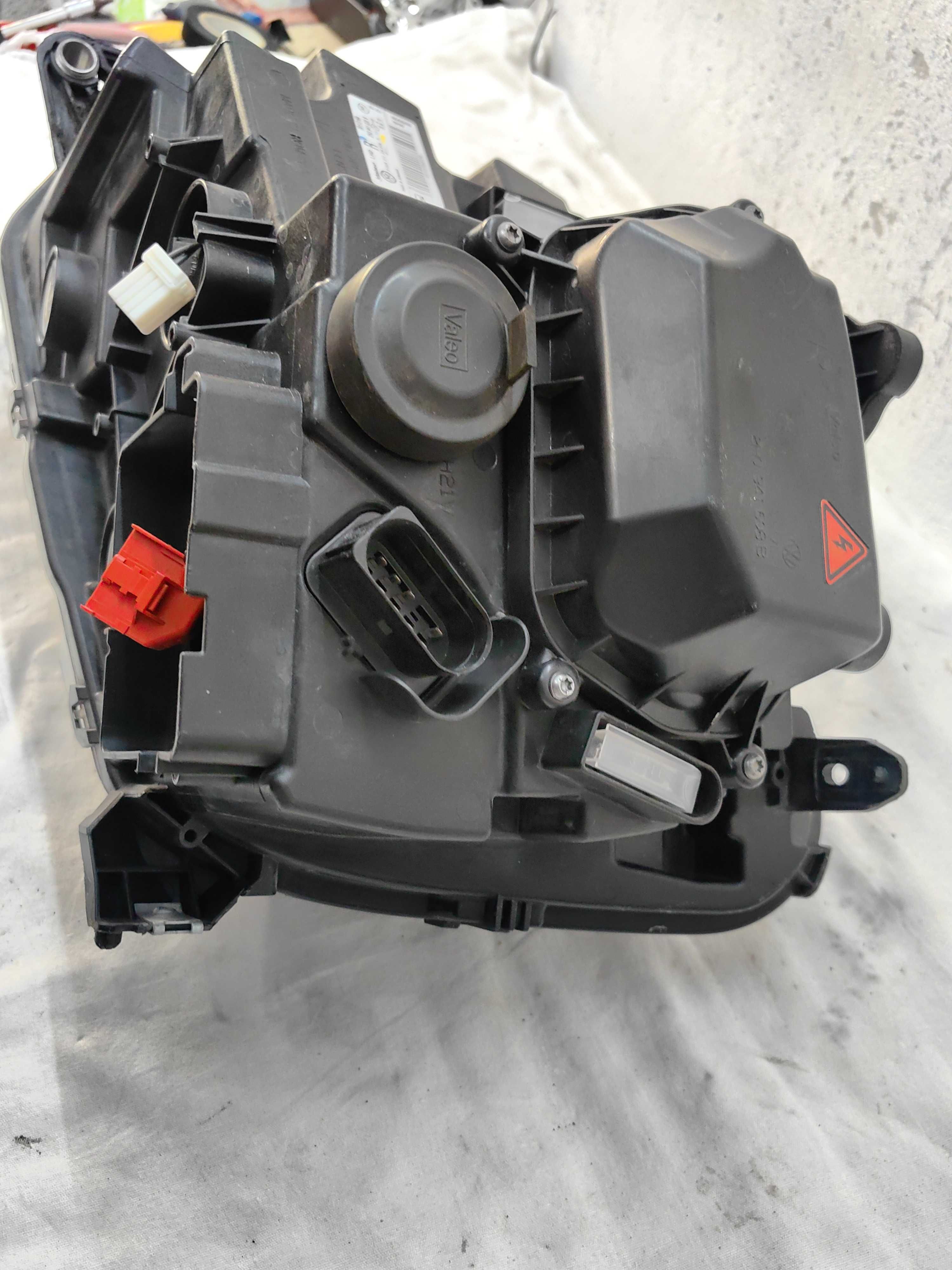 Оригинален фар Vw Amarok Led Bixenon