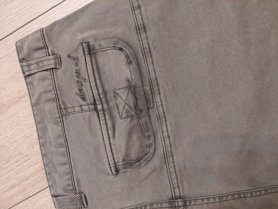 Pantaloni cargo barbati 36 DESIGUAL