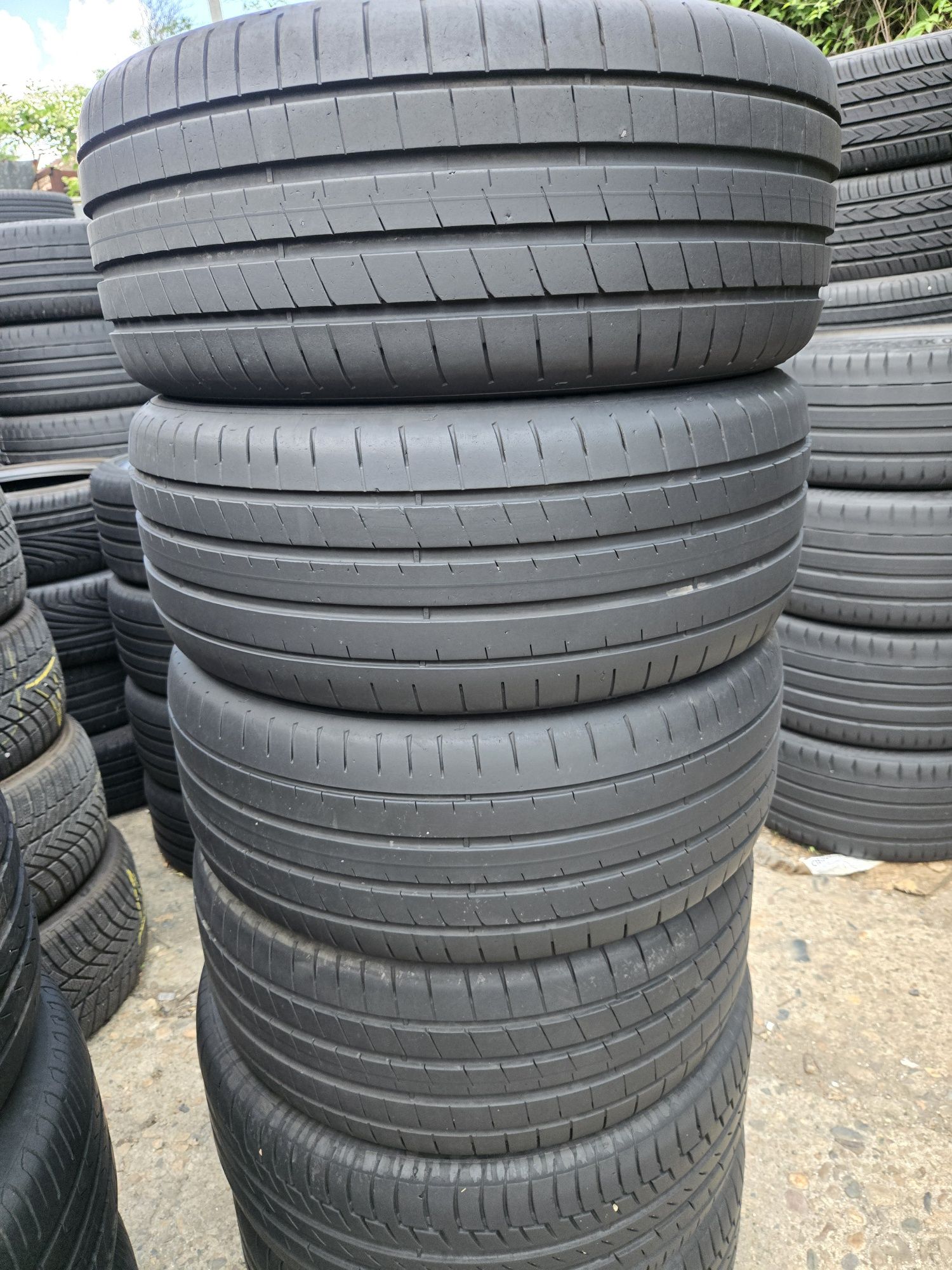 4бр 225 45 17 Goodyear летни.