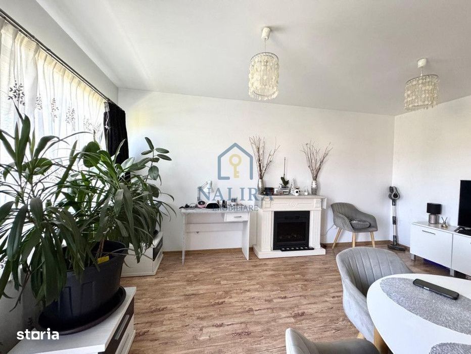 Apartament cu 3 camere de vanzare pe 2 nivele, spatios - Victoriei