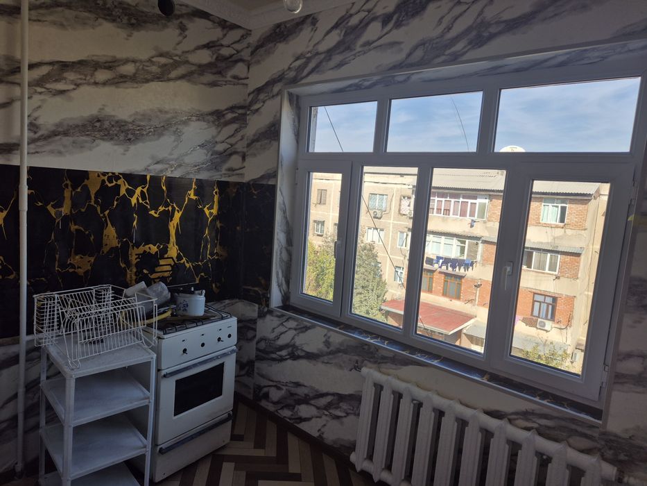 Qoraqamishda 1 xona 300 y.e