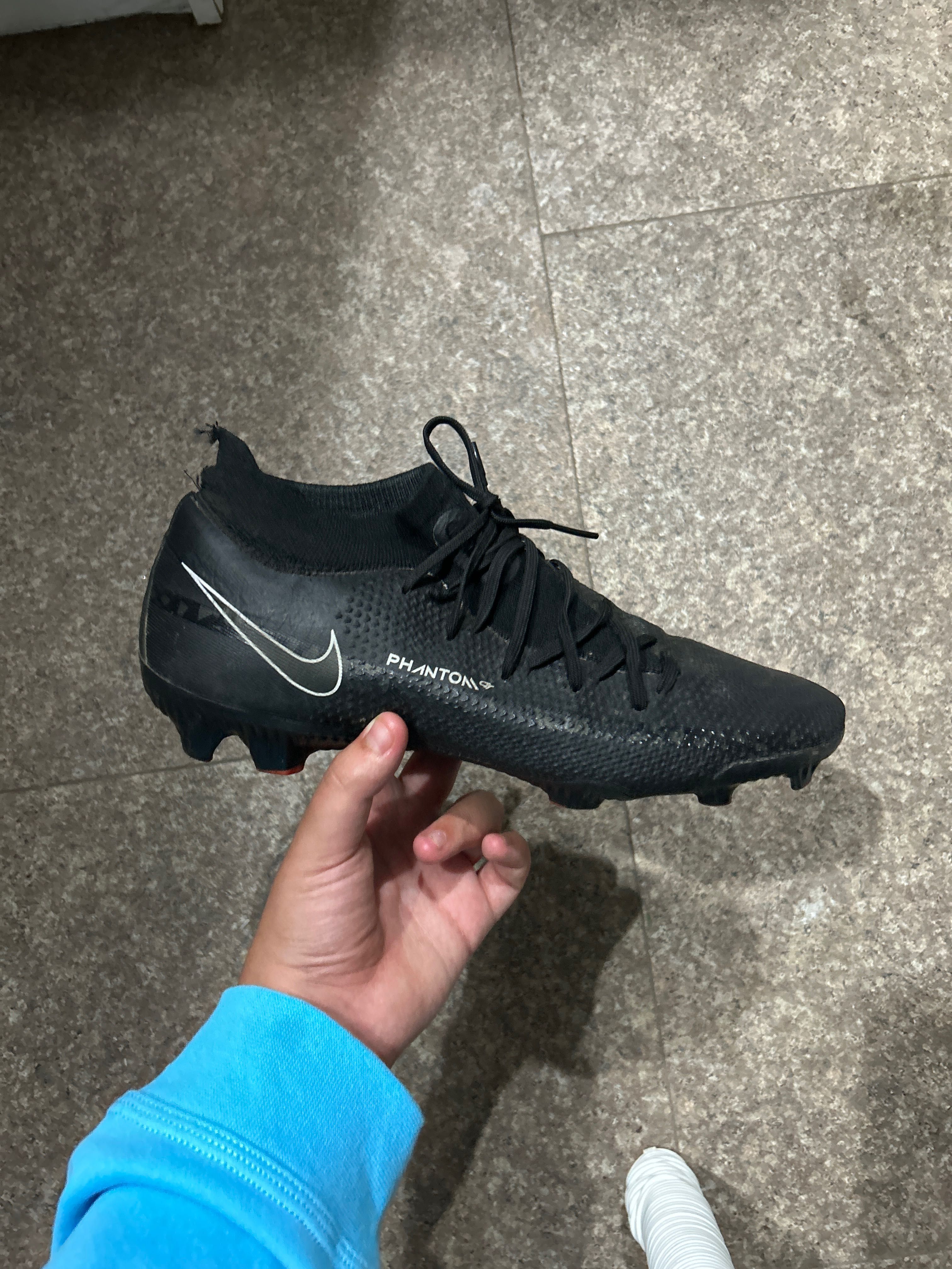 ghete de fotbal nike phantom pro