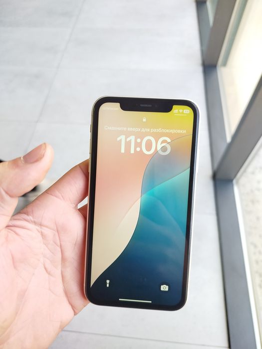 IPhone 11 128 tali 75 yomks ochilmagan tel yonida sal chaqa chuqalari