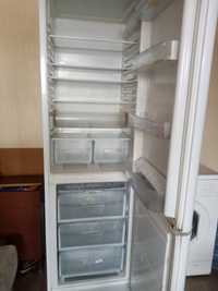 Продаю холодильник indesit
