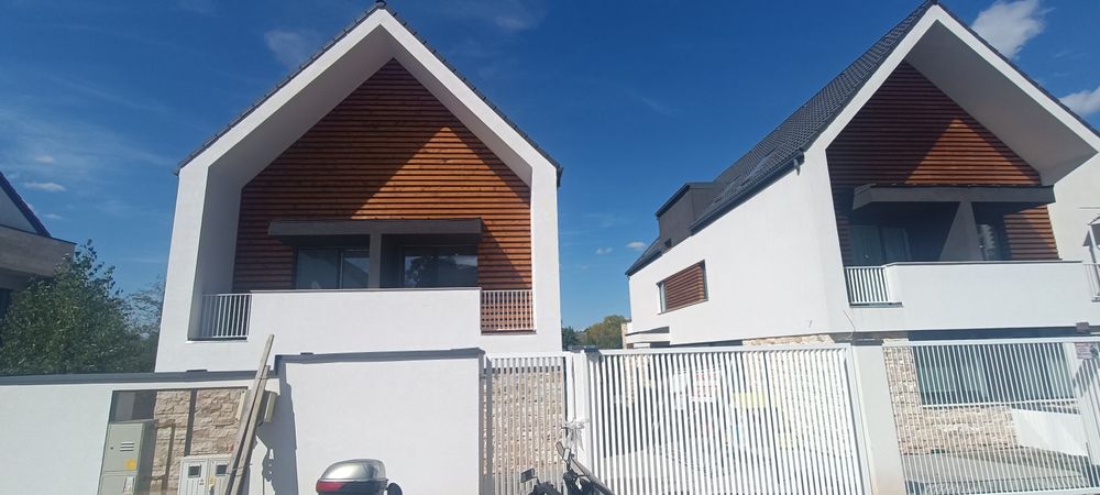 Casa tip duplex de vanzare