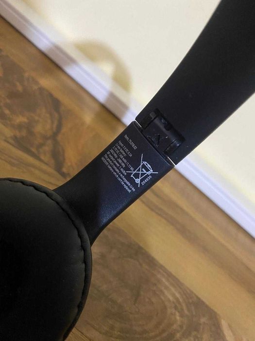 Безжични слушалки BTH-240 – удобство и стил