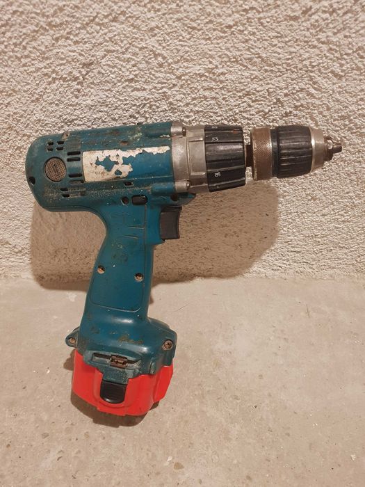 Bormasina filetanta surubelnita electrica makita cu acumulator