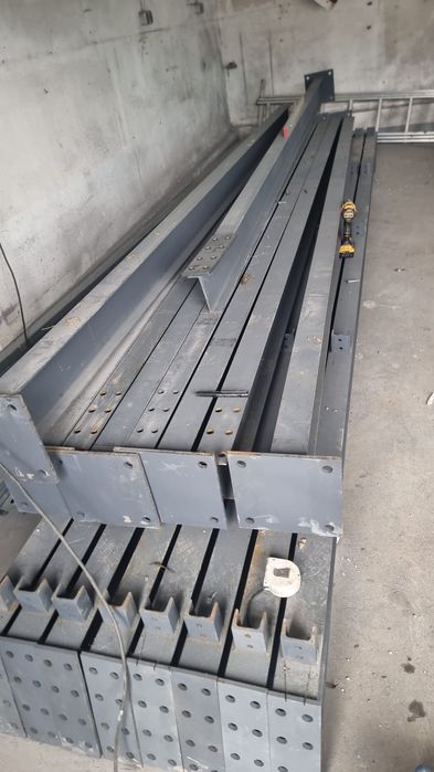Vând structură metalică 10×20×4h