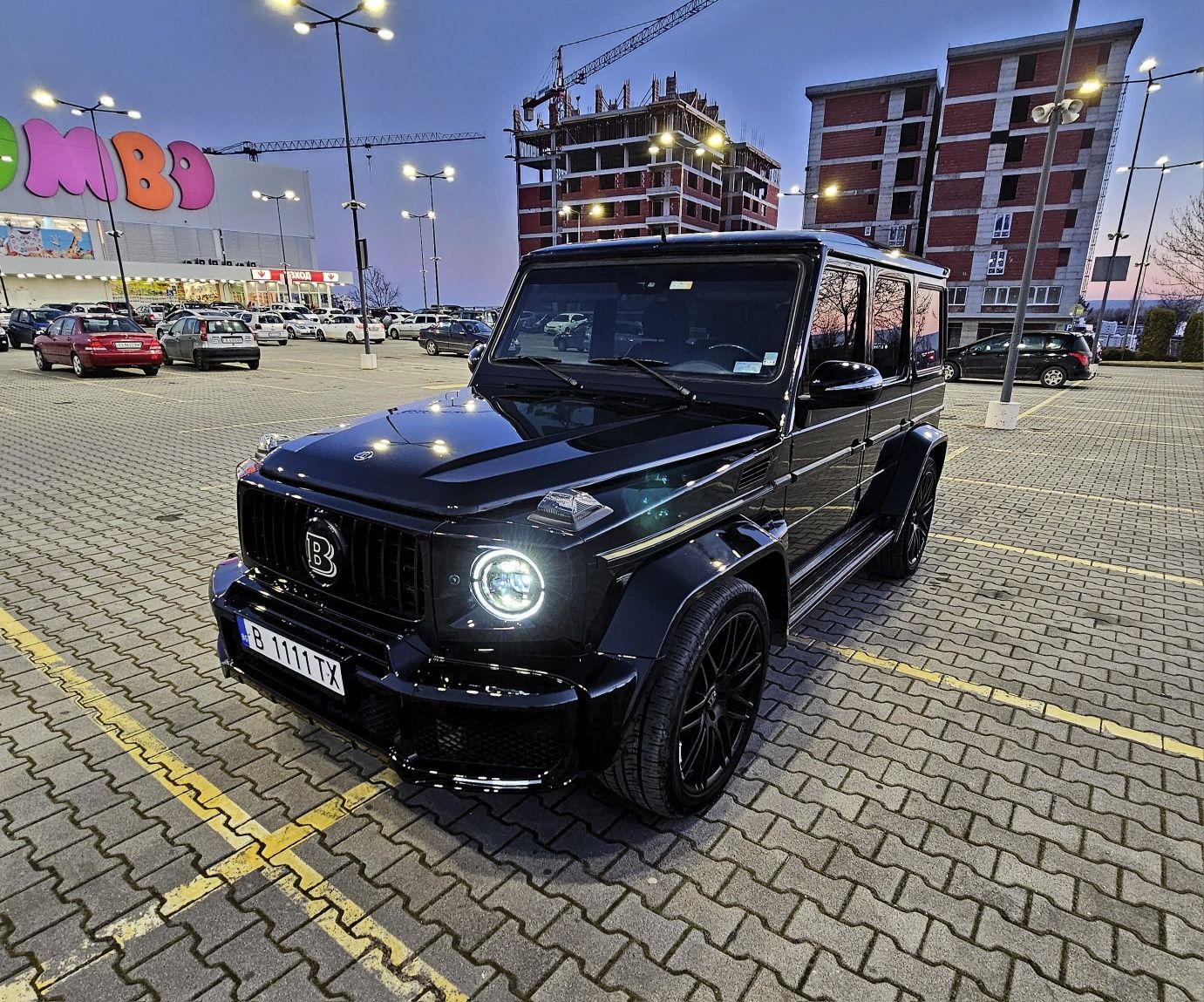 Mercedes G Class Brabus Paket 2023г. под наем за специални поводи!!!