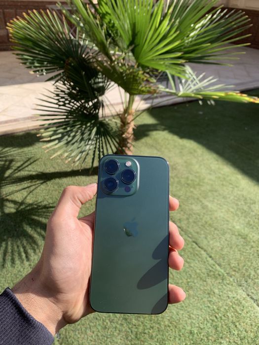 iPhone 13 pro green