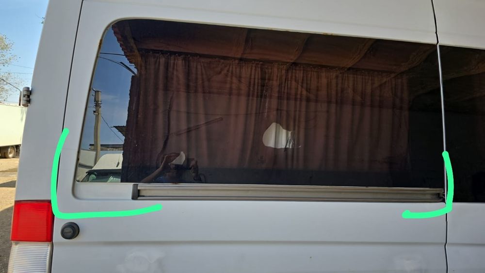 Продам боковое Окно на Mercedes Sprinter