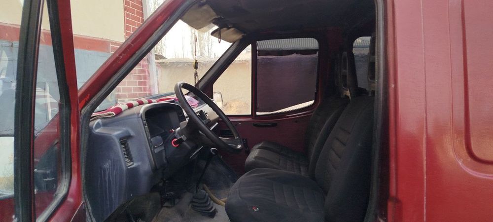 Ford Transit 100Svan