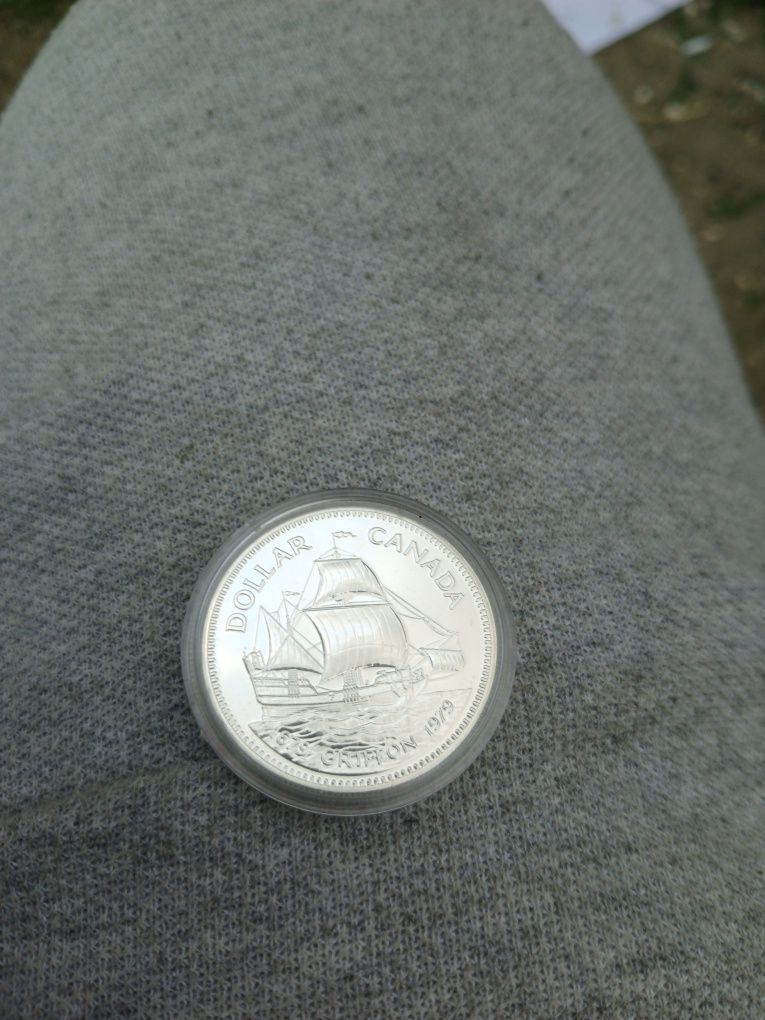 Vând un ceas mecanic, vând 2 piese de colecție de argint