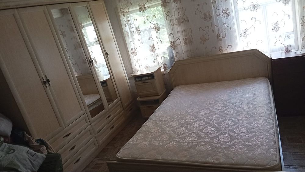 Продам спальный гарнитур